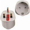 EUROLAMP ΑΝΤΑΠΤΟΡΑΣ UK ΣΕ ΣΟΥΚΟ 13Α ΛΕΥΚΟΣ, ΜΕ ΠΡΟΣΤΑΣΙΑ ΕΠΑΦΩΝ 147-09103